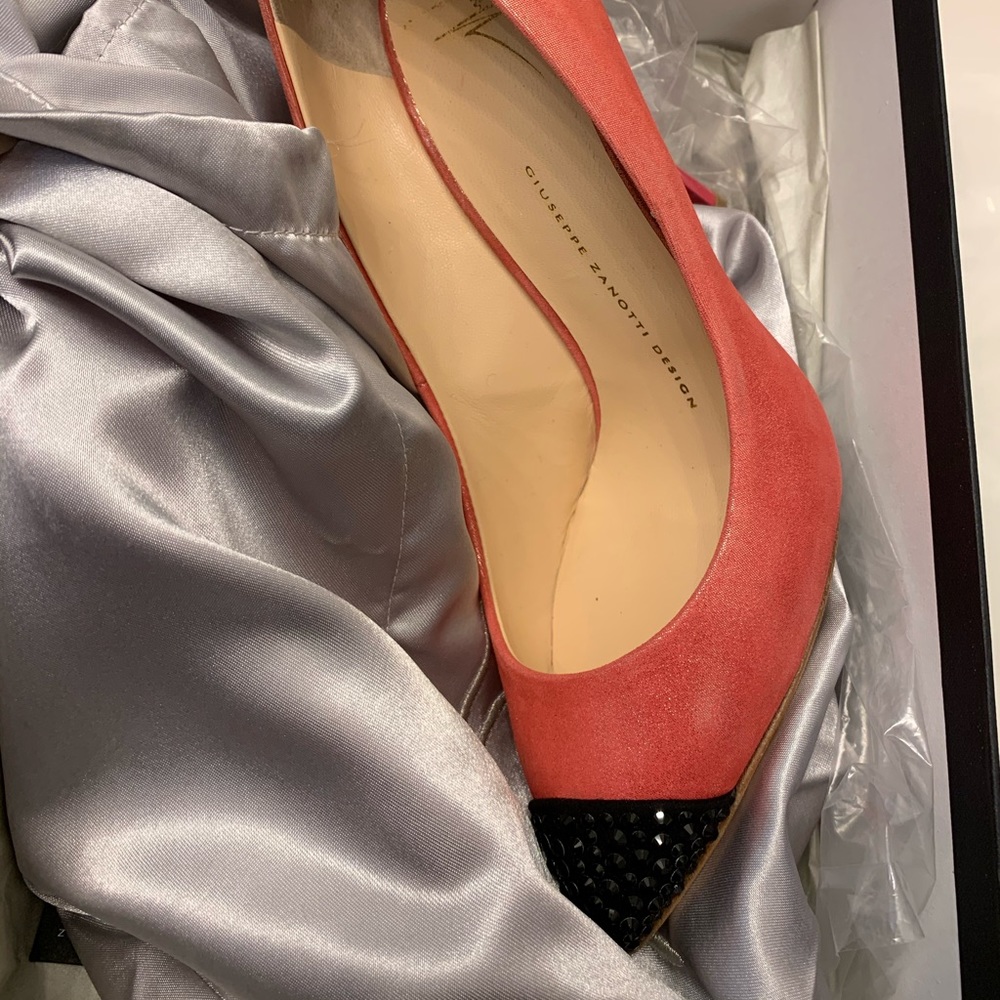 Giuseppe Pumps